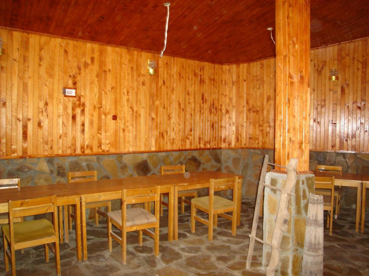 Хотел Галина Палас Srem Exteriör bild