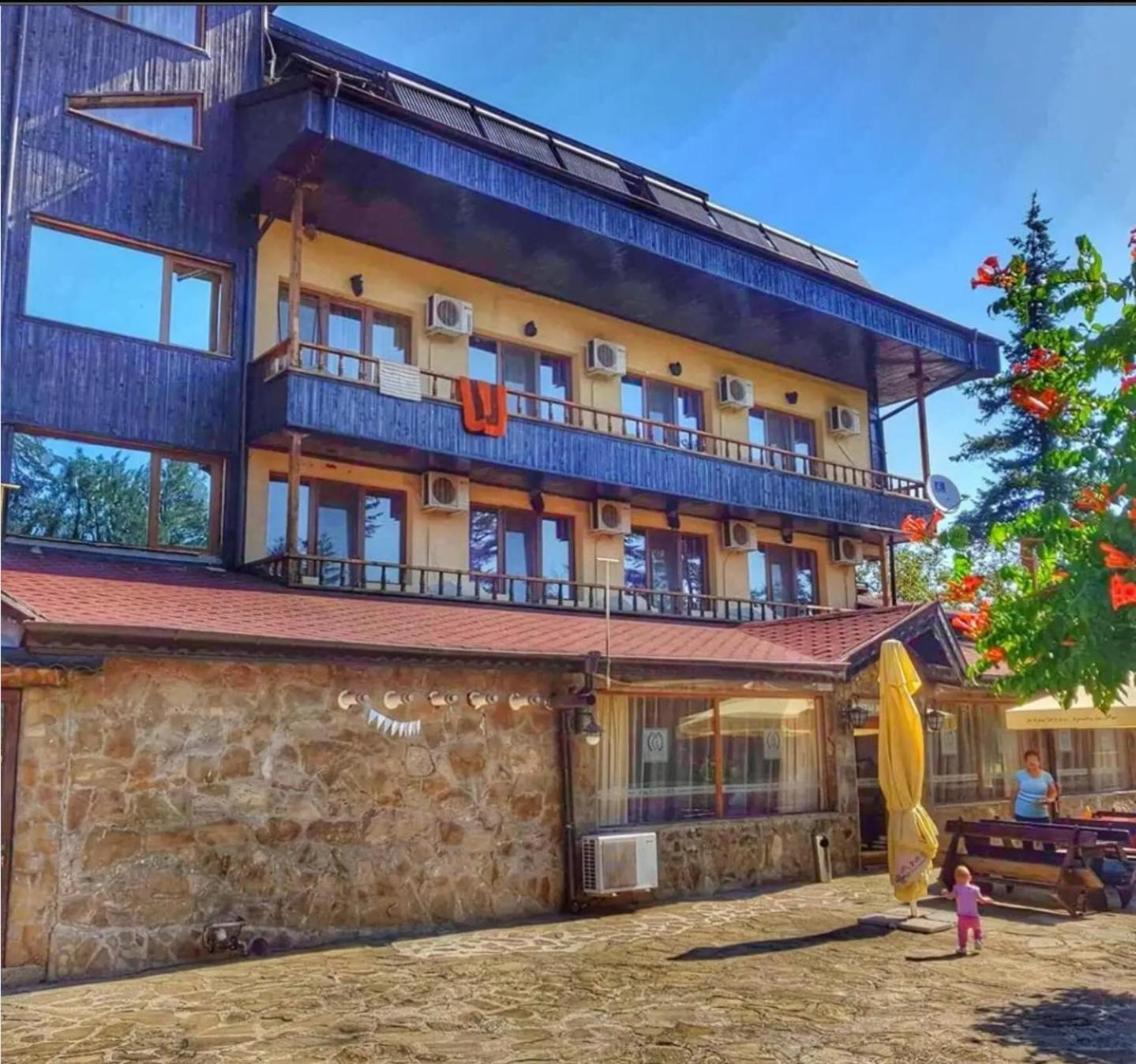 Хотел Галина Палас Srem Exteriör bild