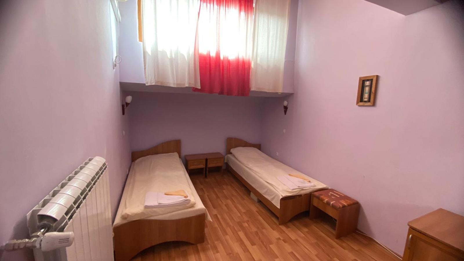 Хотел Галина Палас Srem Rum bild